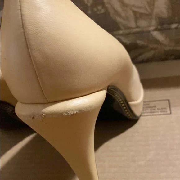 Chanel Beige and Black Women's Shoes - Picture 5 of 7